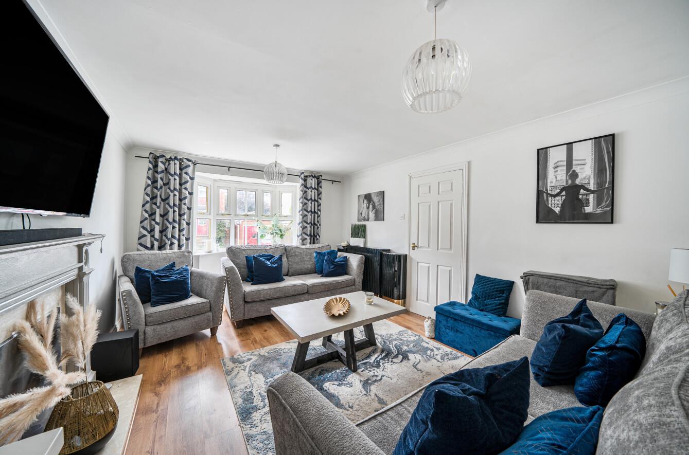 Ffordd Taliesin, Killay, Swansea, SA2 7DF